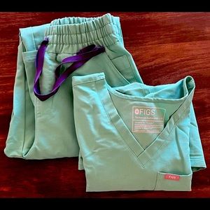 SURGICAL GREEN - FIGS scrub set